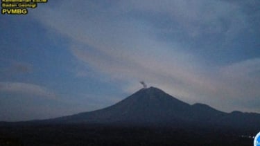 Gunung Semeru Erupsi