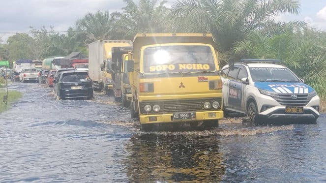 Kulbu Raa Saya Raa Saya Raa Raa Raa Raa Raa Raa Raa Raa Raa Raa Raa Raa Raa Raa Raa Raa Raa Raa está en el distrito de Teluk Bakung, en el distrito Sung Bakwaang, 