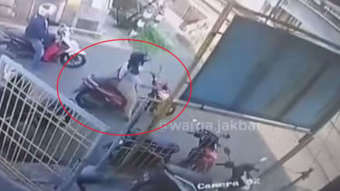 Pemotor Wanita Di Cengkareng TeWas Tertemper Kereta Bandara