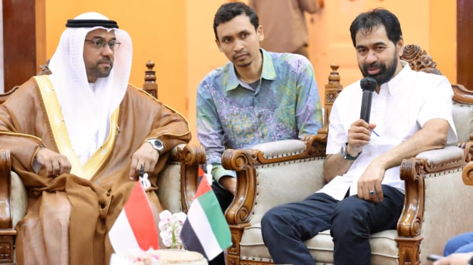 El embajador se reunió con Maea Aceh, el gobernador del museo Manaf. (Ist)