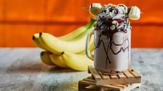 Ilustrasi Smoothies kurma pisang choco