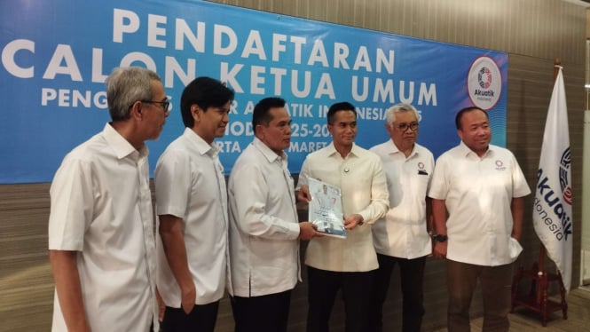 Anindya Bakrie Menyerahkan Dokumen Pencalonan Menjadi Ketua Umum PB Akuatik Indonesia 2025-2029