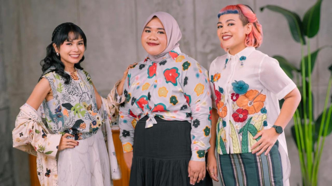 Tiga wanita kreatif berbicara melalui pekerjaan