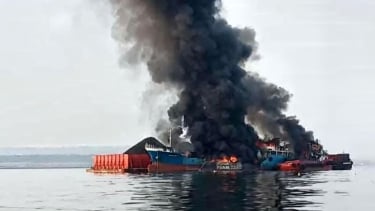 Kapal Tugboat meledak di Lamongan