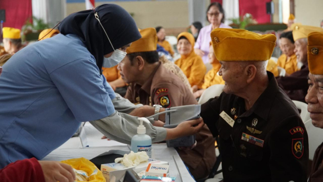 Pemeriksaan kesehatan veteran dan warakawuri