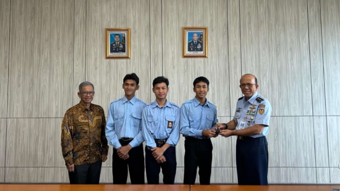 Siswa SMK Berhasil Luncurkan Roket Amatir, TNI AU Beri Apresiasi