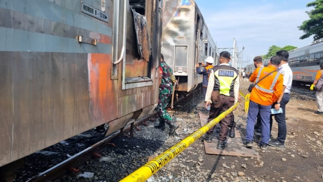 Tiga gerbong KA di Stasiun Tugu Yogyakarta terbaka pada Rabu 12 Maret 2025