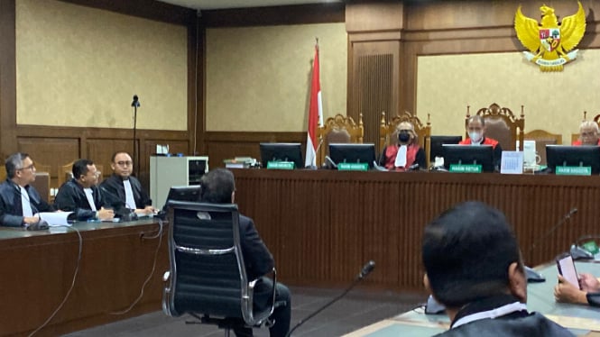 Hasto Jalani Sidang Dakwaan Kasus Harun Masiku, Elite PDIP Hadir