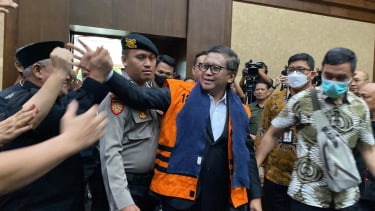 Sekjen PDIP Hasto Kristiyanto menjalani sidang dakwaan kasus Harun Masiku