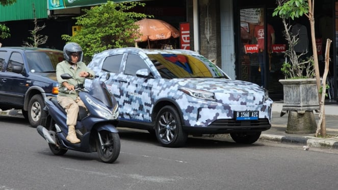 Mobil listrik Seres Landian e3 tertangkap kamera sedang uji jalan