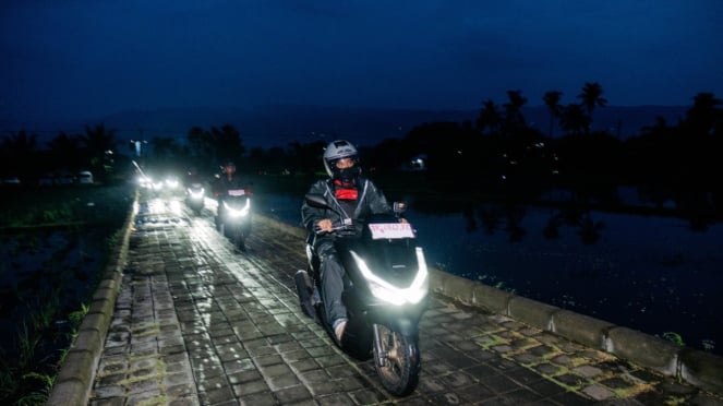 新しいホンダPCX 160 roadsyncテストライドバリ島