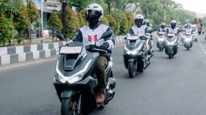 New Honda PCX 160 RoadSync Test Bali