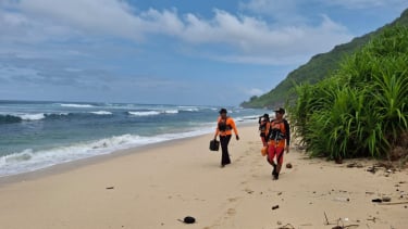 SARチームは、Nyang Nyang Beachの現在に引きずられた中国からの観光客の捜索を実施しました