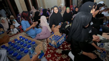 AQUA dan DMI Salurkan Air Bersih dan Edukasi di 50 Masjid