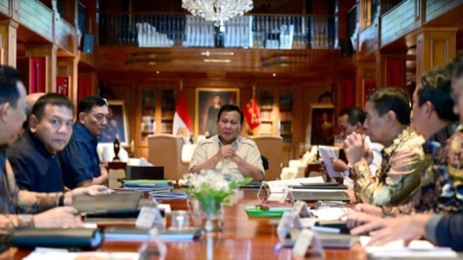 Prabowo Kumpulin Menteri Gelar Ratas di Hambalang, Ini yang Dibahas