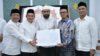 Muzakir Keluarkan Ingub Aceh Wajibkan Warga Hentikan Aktivitas Jelang Salat