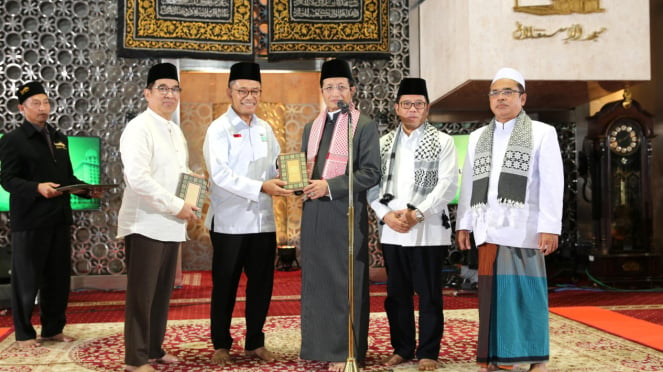 Sinar Mas waqaf Alquran ke Masjid Istiqlal.