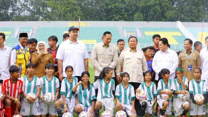 Khofifah Janji Kelola Secara Profesional 5 Stadion Standar FIFA yang Diresmikan Prabowo