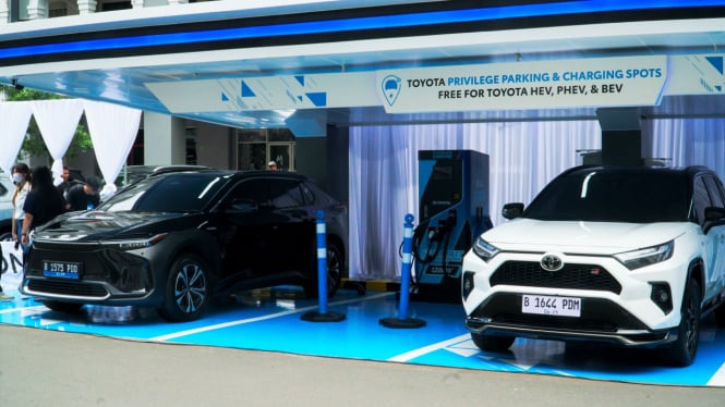 Pemilik Mobil Elektrifikasi Toyota Dapat Parkir Gratis di Jakarta, Ini Lokasinya