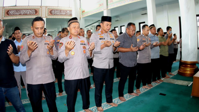 Polres Depok gelar salat ghoib