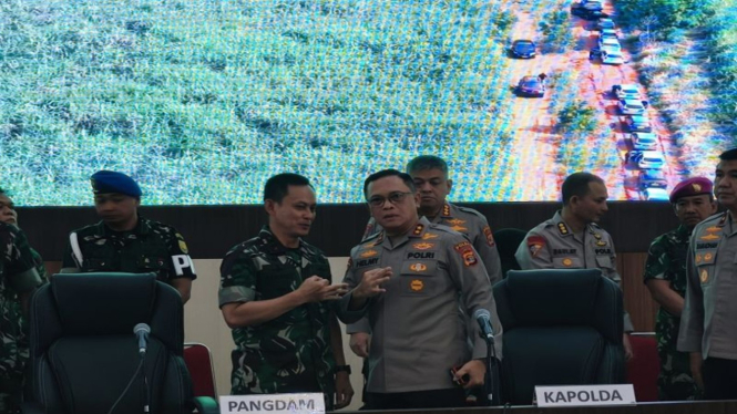 Kapolda Lampung Irjen Helmy Santika bersama Pangdam Sriwijaya Mayjen TNI Ujang