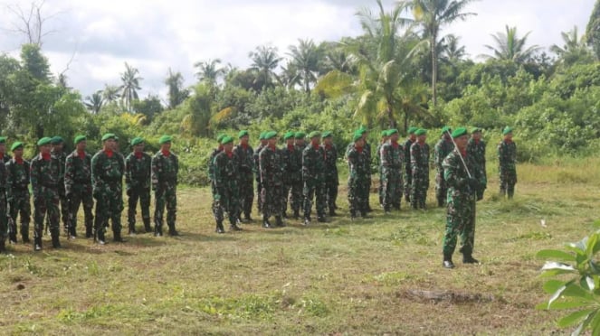 Viva Militer: Prosesi Pemakaman Militer Sertu Arbuanansyah