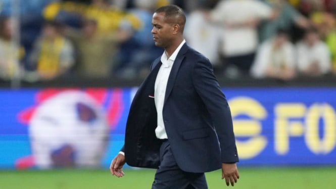 Patrick Kluivert Puji Bahrain