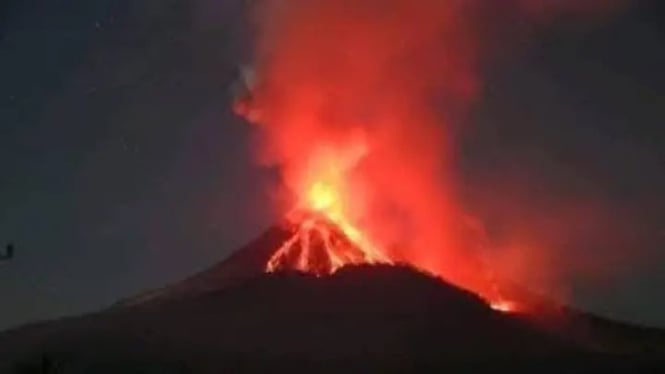 Gunung Lewotobi Meletus dengan Kekuatan yang Mengerikan, Statusnya Naik menjadi Waspada