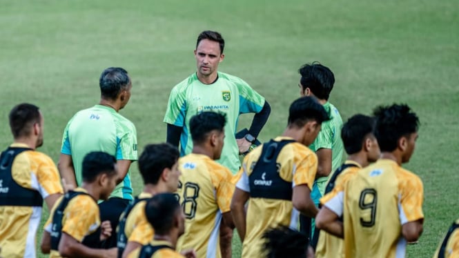 Paul Munster Berikan Program Khusus untuk Persebaya Saat Libur Lebaran