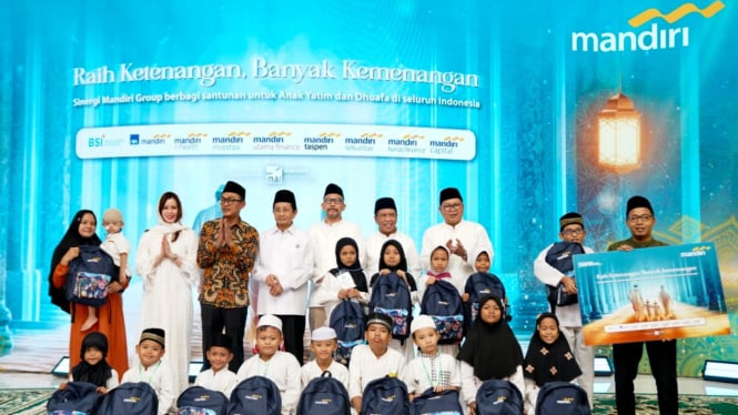 Bank Mandiri Group Santuni 57.600 Anak Yatim, dan Lansia serta 668 Yayasan di Seluruh Indonesia