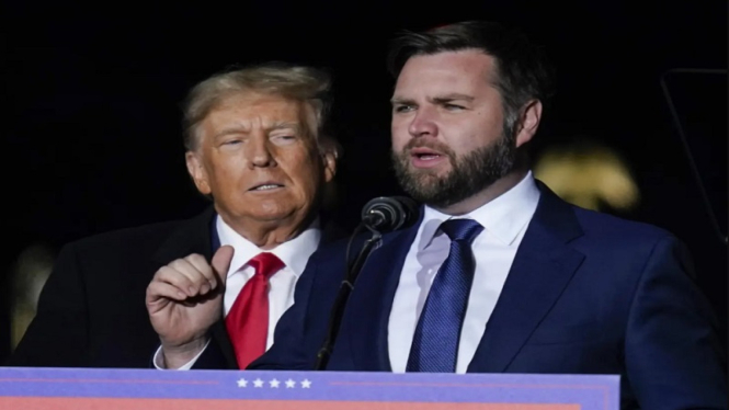Presiden AS Donald Trump bersama Wapres JD Vance
