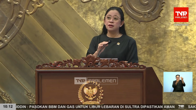 Presidente del Parlamento Indonesio, Puan Maharani en la 16ª Reunión de la Sesión Plenaria de Cierre de la Sesión II de 2024-2025 en el Edificio del Parlamento Indonesio, Central Yakarta, martes 25 de marzo de 2025 (Fuente: Marcador del Parlamento de TV de YouTube)