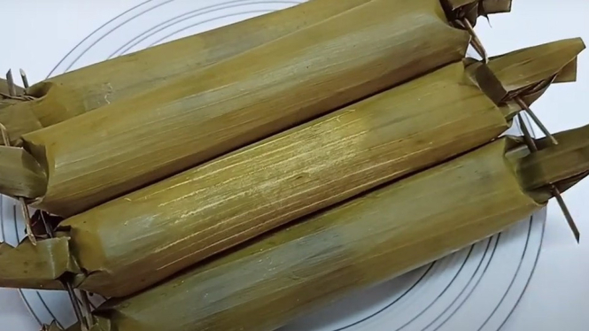 Lontong daun