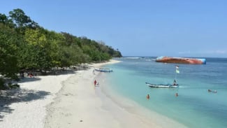 5 Rekomendasi Pantai Cantik di Jawa Barat untuk Weekend Trip