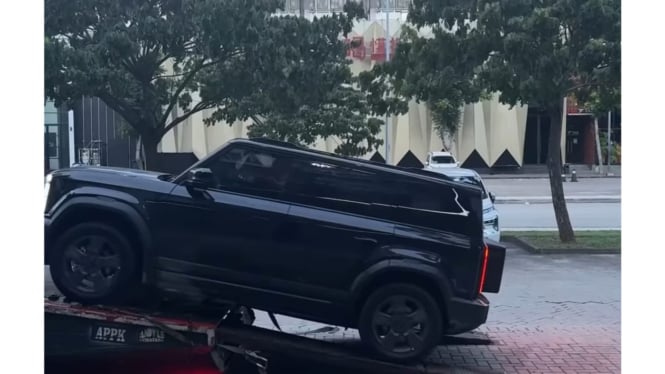 Viral Mobil Chery J6 Baru Dipakai 3 Hari Alami Pecah Ban di Jalan Tol