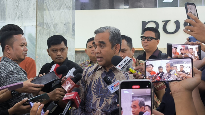 67f60e4f2518e-gerindra-megawati-banyak-cerita-pengalaman-jadi-presiden-ke-prabowo_665_374 67f60e4f2518e-gerindra-megawati-banyak-cerita-pengalaman-jadi-presiden-ke-prabowo_665_374