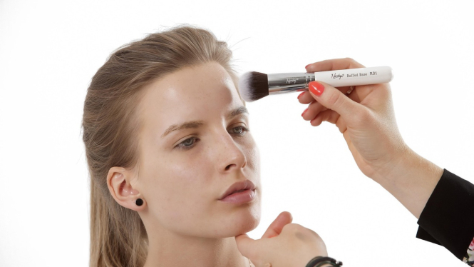 5 Produk Make Up Terbaik untuk Shading Wajah yang Perlu Kamu Coba