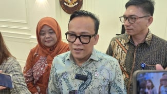 Wamenaker Ebenezer Koordinasi ke Imigrasi, Dorong WNA Penganiaya Wanita di Batam Dideportasi