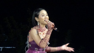 Penghormatan Andien Buat Titiek Puspa di Festival Jazz Golo Mori: Nyanyi Lagu Kupu-Kupu Malam Tanpa Latihan
