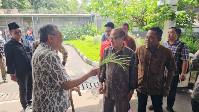 Uskup Agung Jakarta Ignatius Suharyo di Rutan KPK hendak jenguk Sekjen PDIP Hasto Kristiyanto, Senin 14 April 2025