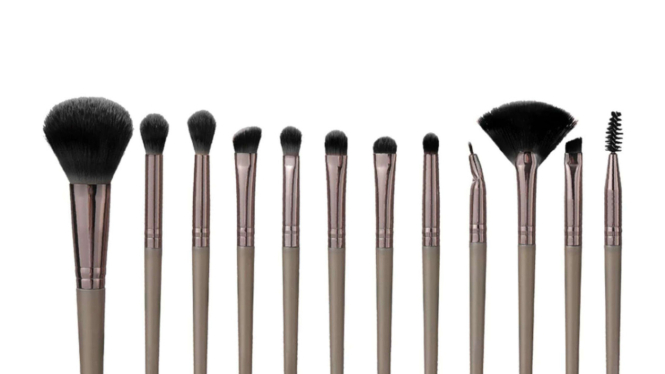 Ilustrasi Kuas Makeup