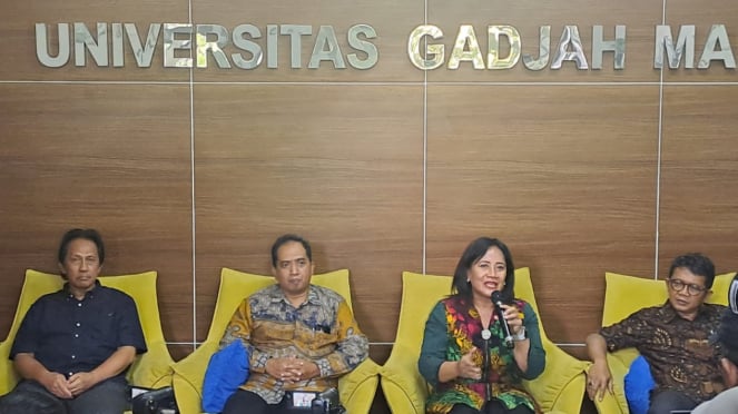KONFERENSI PERS SOAL IJAZAH JOKOWI