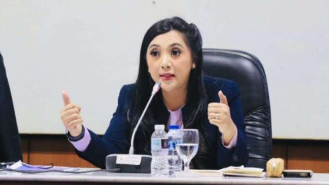 Berdiskusi perang tarif global.