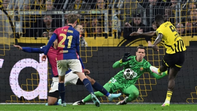Wojciech Sczesny saat Barcelona kalah dari Borussia Dortmund