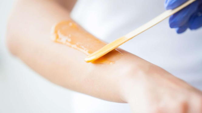 5 Tips Memutihkan Kulit Tangan Usai Waxing