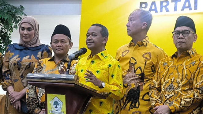 Presidente del Partido Golca, Oficina de DPP de Golca Party Bahlil Lahadalia, West Yakarta, miércoles 16 de abril de 2025