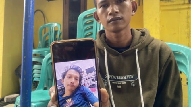 Ihwan diduga menjadi korban penyiksaan brutal oleh rekan-rekannya sesama pekerja di sebuah perusahaan yang menjalankan praktik penipuan daring (scamming).