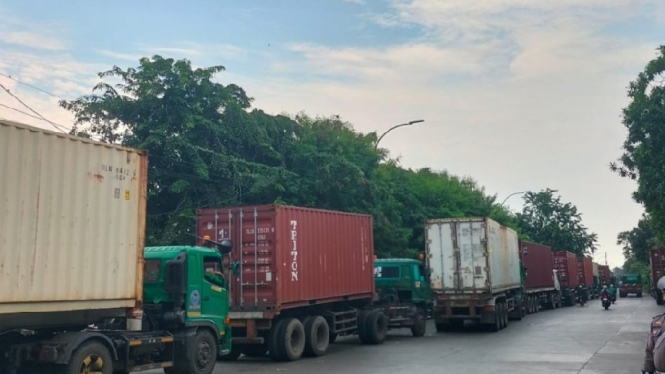 Antrean Truk Kontainer ke Pelabuhan Tanjung Priok, Polisi Sebut Lalu Lintas Hari Ini Lebih Lancar dari Kemarin