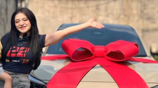 Nathalie Holscher Biasa Dapat Saweran, Pantas Saja Hadiahkan Anaknya Mobil Ini