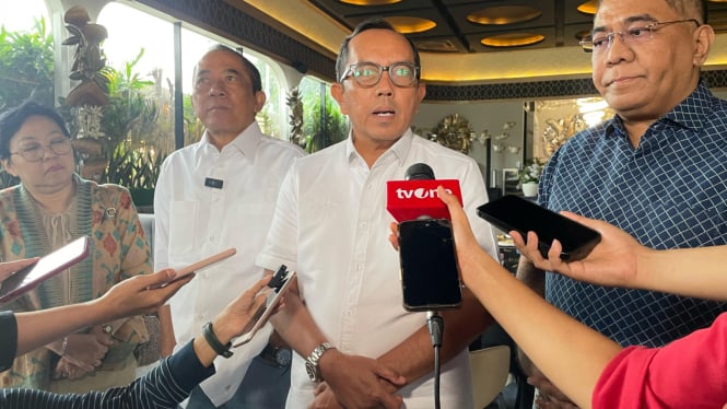 [Direktur Jenderal Penguatan Daya Saing Produk Kelautan dan Perikanan Kementerian Kelautan dan Perikanan, Tornanda Syaifullah, saat ditemui di kawasan Senayan, Jakarta Pusat, Jumat, 18 April 2025]